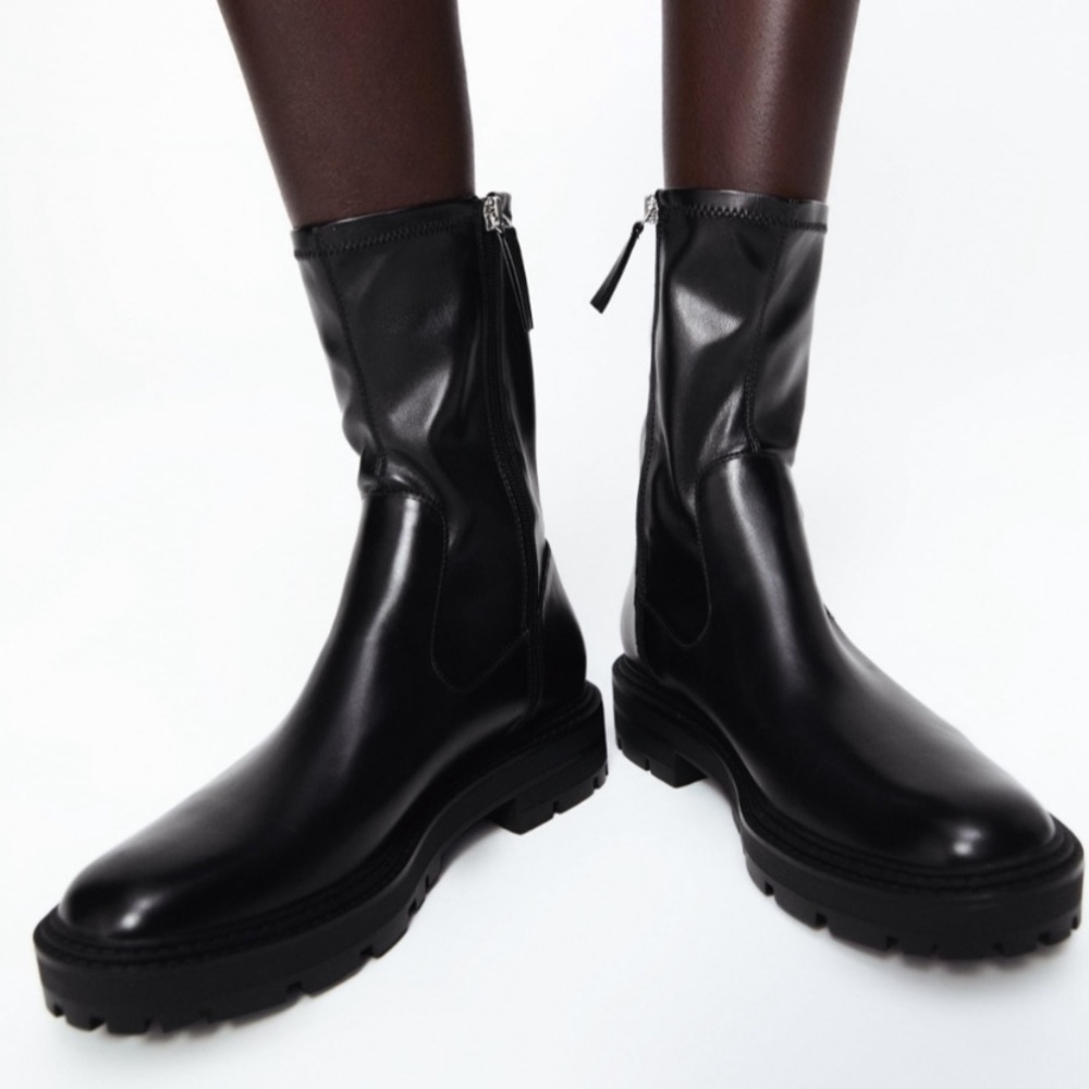 Zara women’s black lug sole low heel ankle boots - Picture 2 of 7
